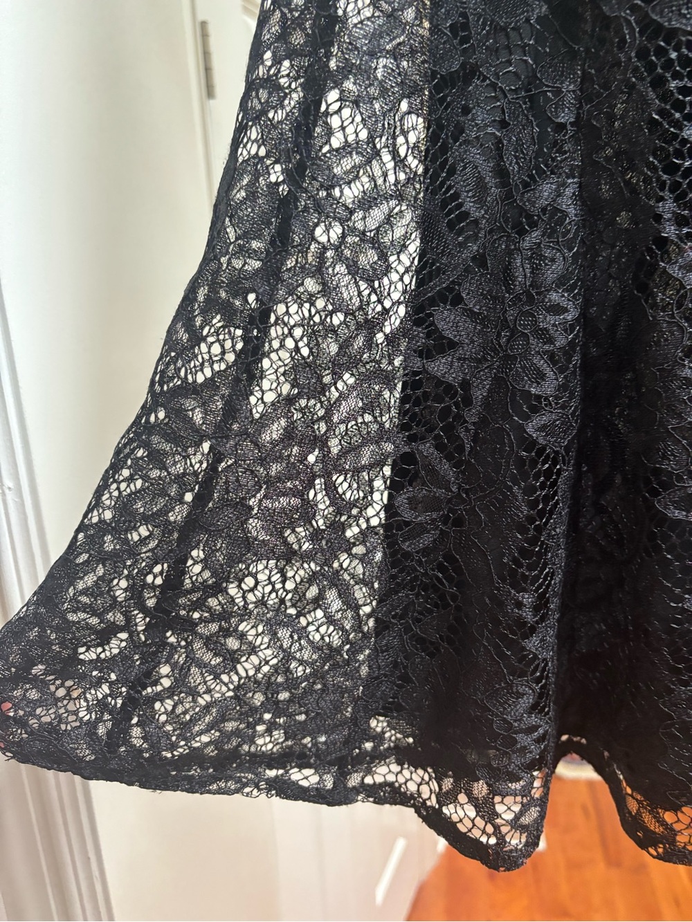 Reformation Amelia Skirt Black - Size 12 - Picture 8 of 8